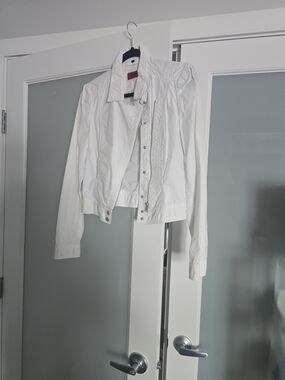 Zara White Women's Button-Front Jean Jacket